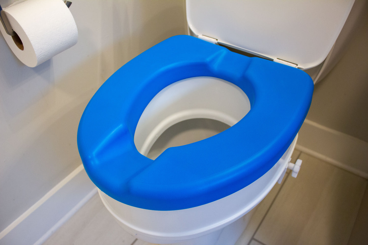 Deluxe, Padded Soft-TOP™ 4" Raised Toilet Seat