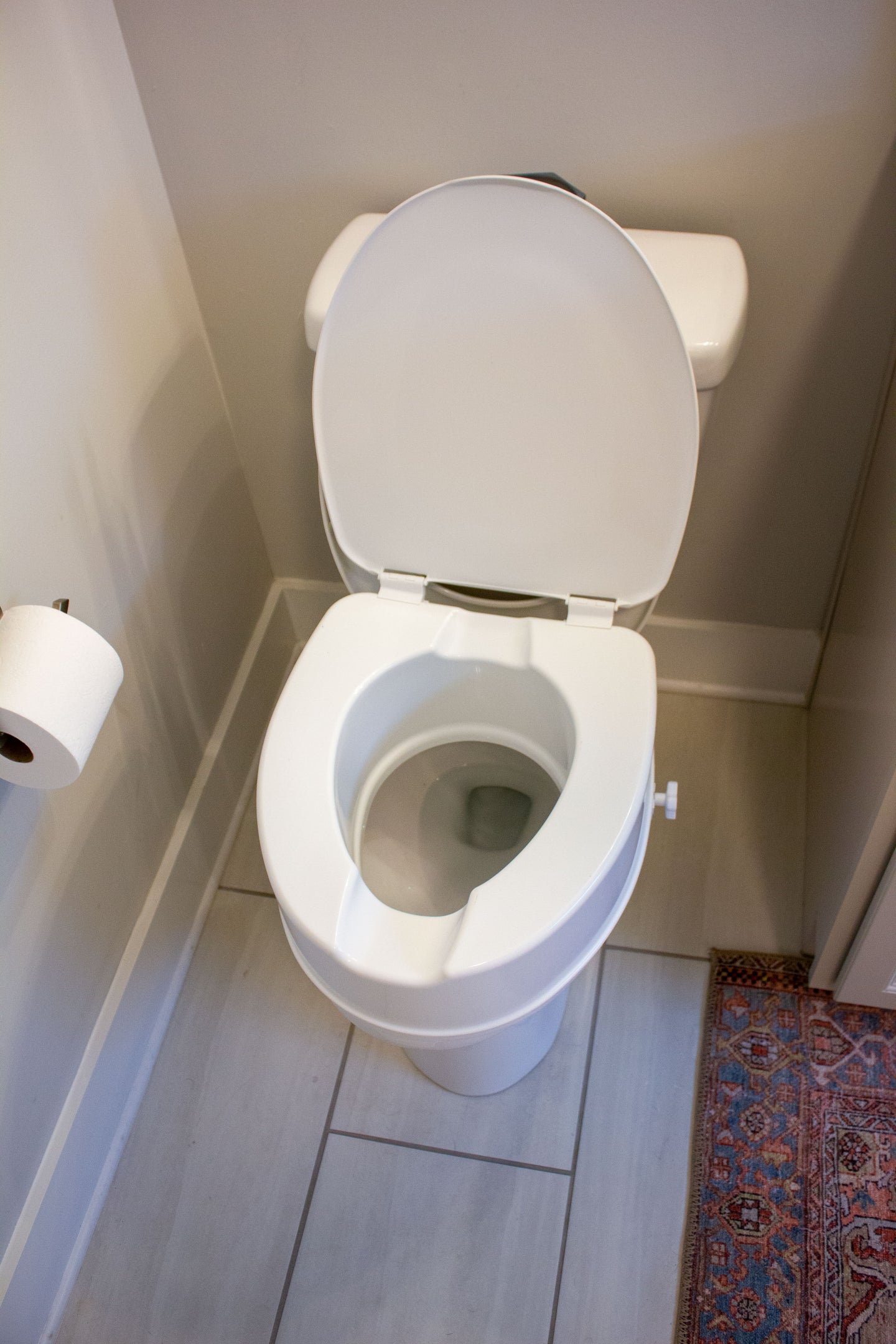 Deluxe, Padded Soft-TOP™ 4" Raised Toilet Seat