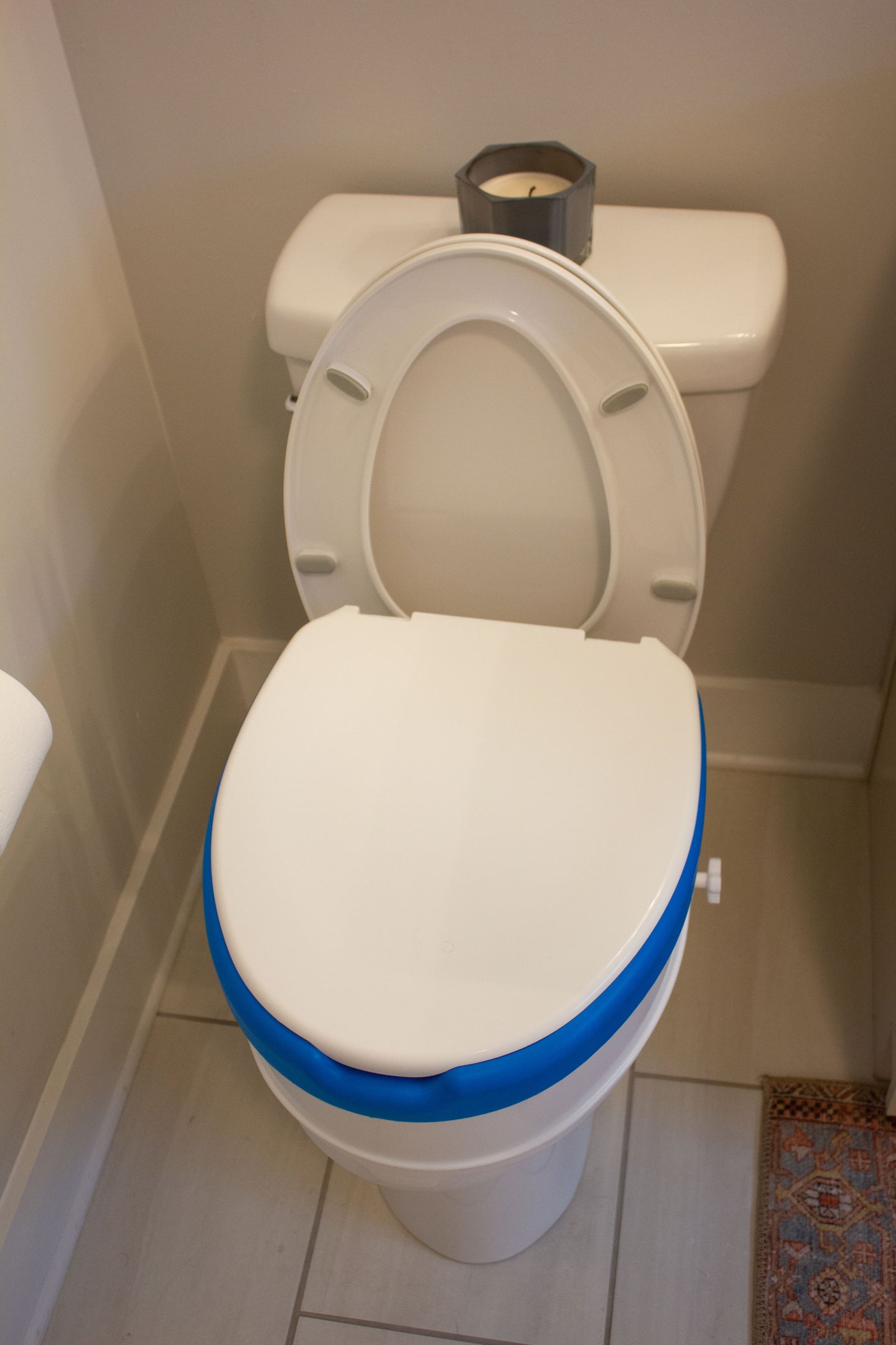 Deluxe, Padded Soft-TOP™ 4" Raised Toilet Seat