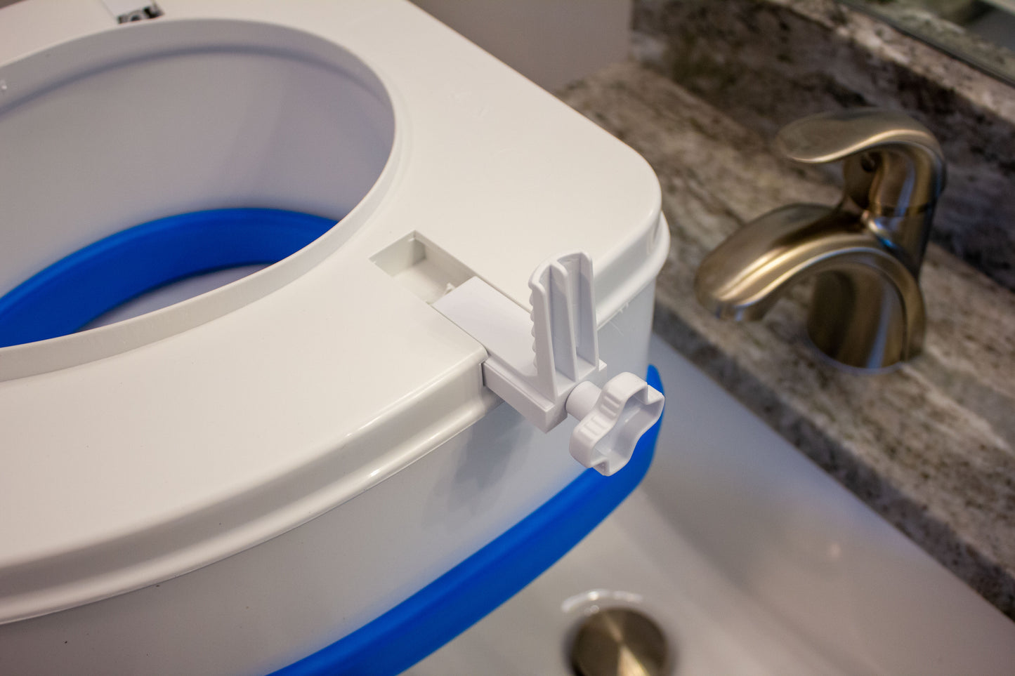 Deluxe, Padded Soft-TOP™ 4" Raised Toilet Seat